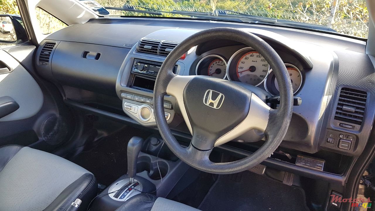 2007' Honda Fit photo #3