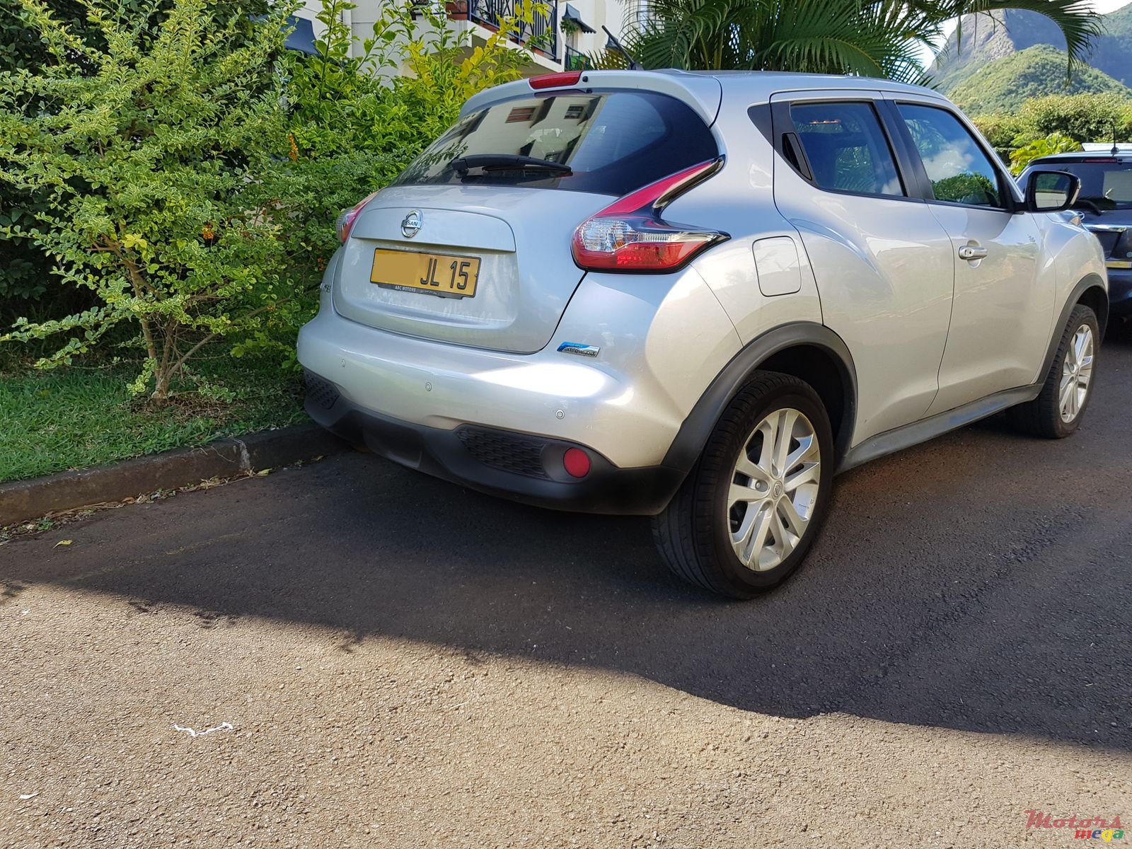 2015' Nissan Juke photo #2