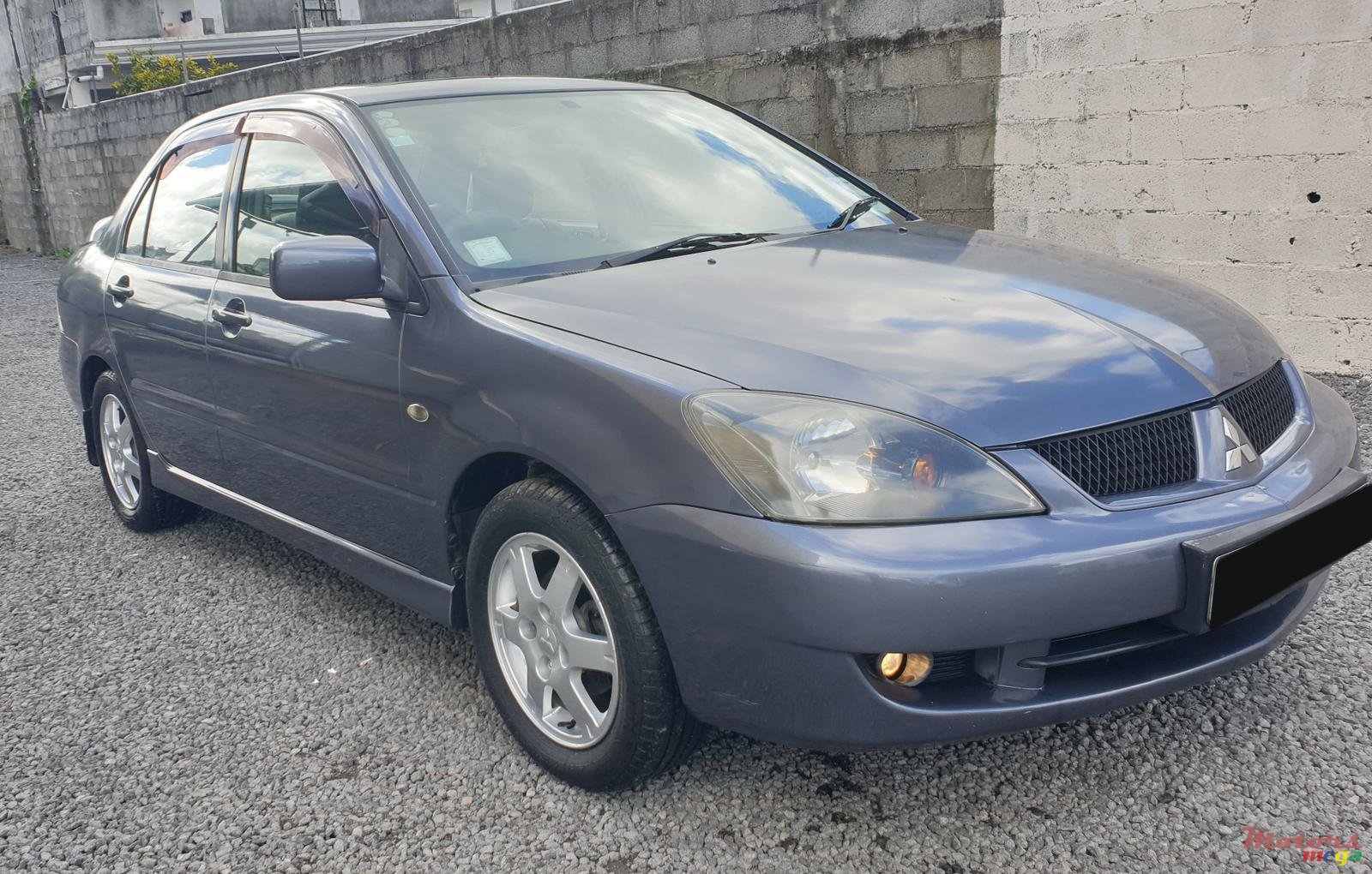 2006' Mitsubishi Lancer GLX Sunroof photo #1