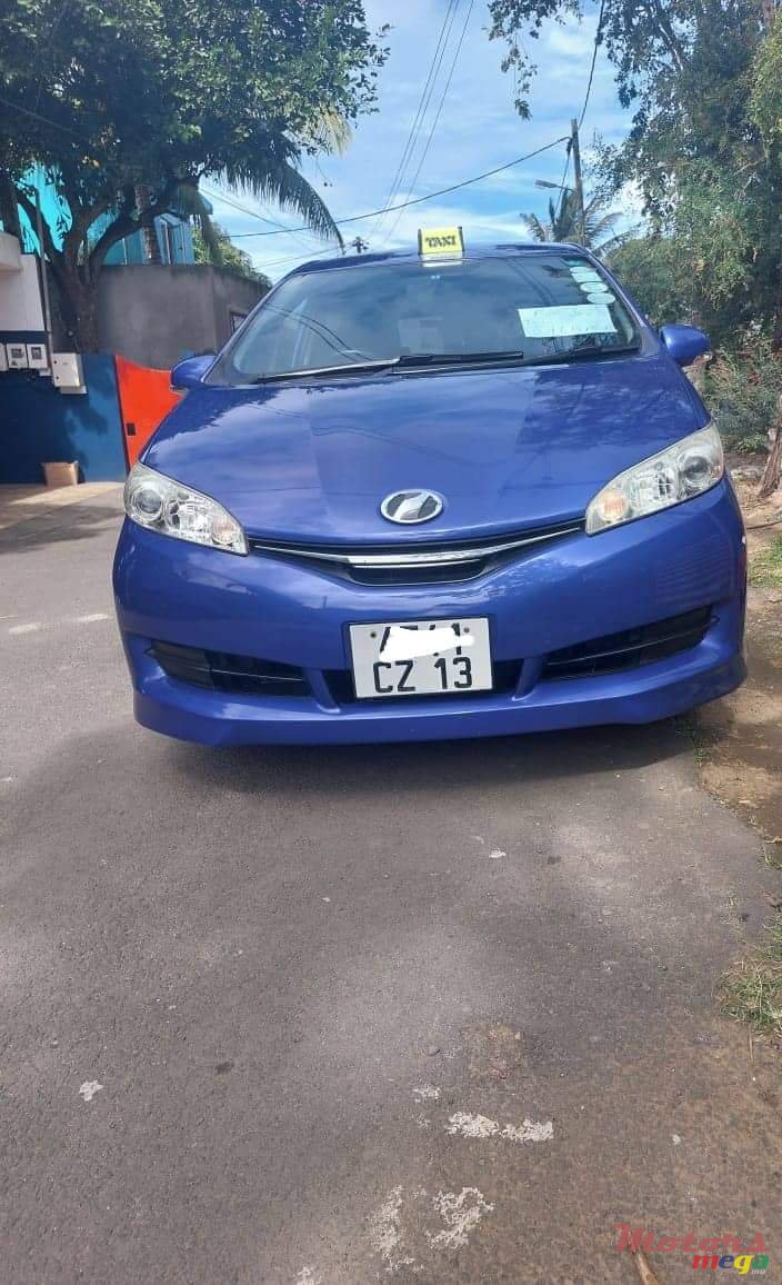 2013' Toyota Wish photo #3