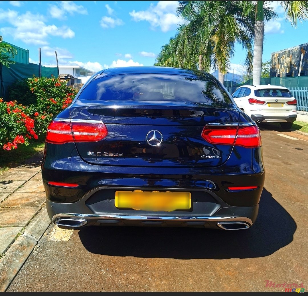 2017' Mercedes-Benz GLC 250 photo #5