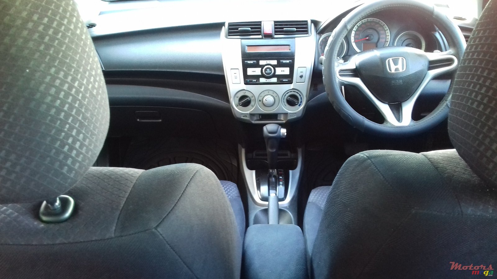 2010' Honda City photo #3