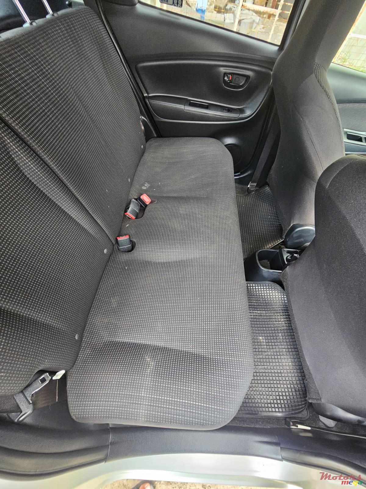 2017' Toyota Vitz hybrid photo #6