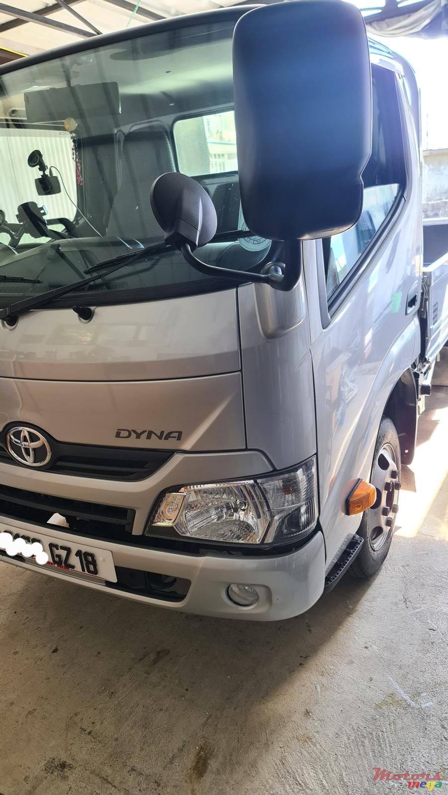 2018' Toyota Dyna photo #2