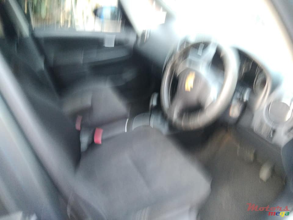 2011' Suzuki SX4 photo #4