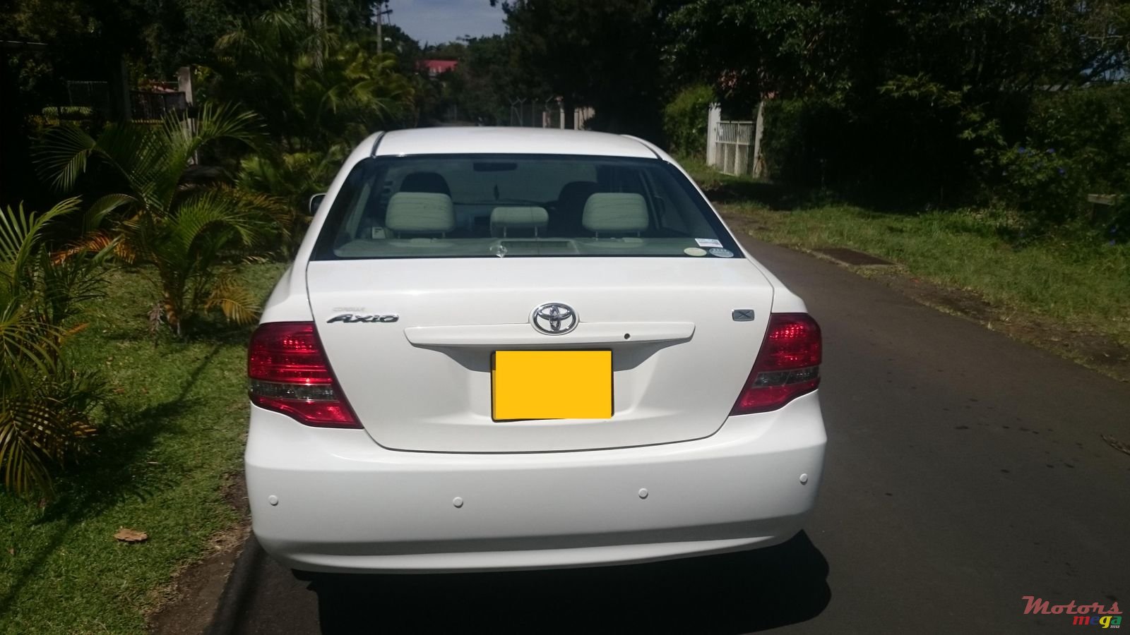 2009' Toyota Corolla Axio photo #3