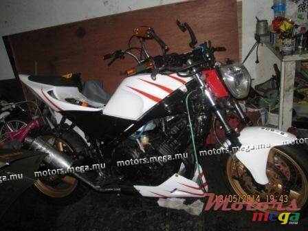 1995' Yamaha FZ 750 photo #1