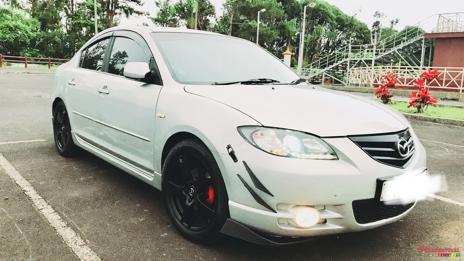 2005' Mazda 3 Sport photo #2