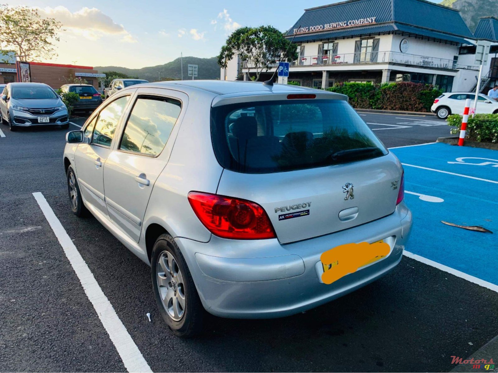 2002' Peugeot 307 photo #1