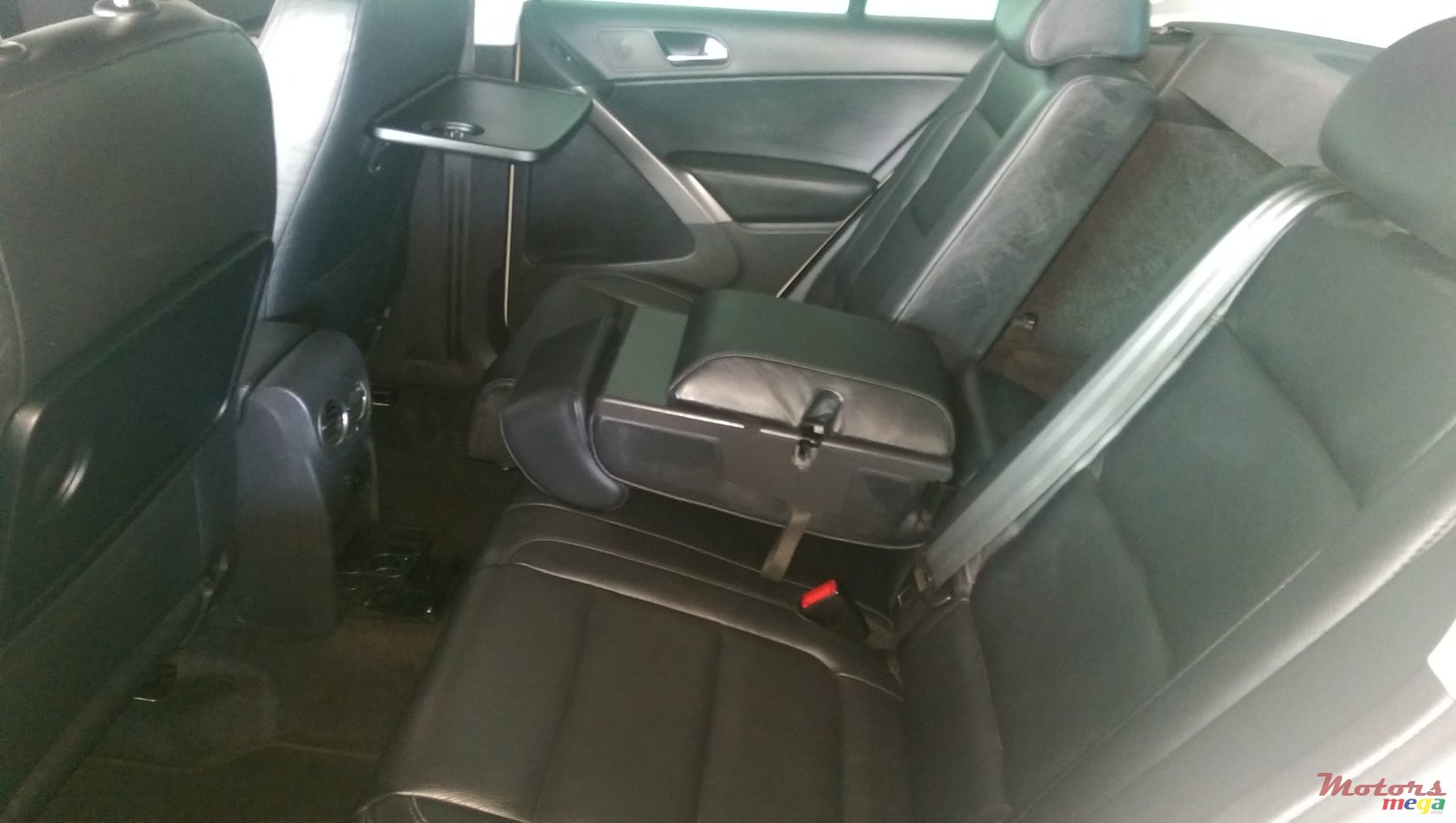 2009' Volkswagen Tiguan TSI photo #5