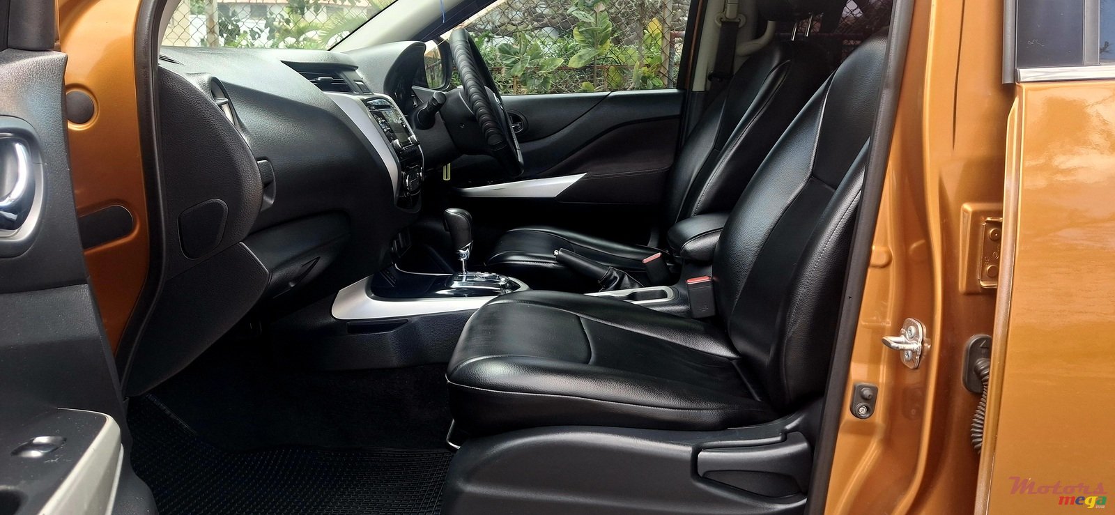 2019' Nissan Navara photo #7