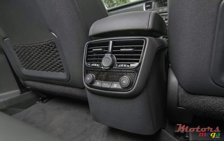 2012' Peugeot 508 Allure photo #5