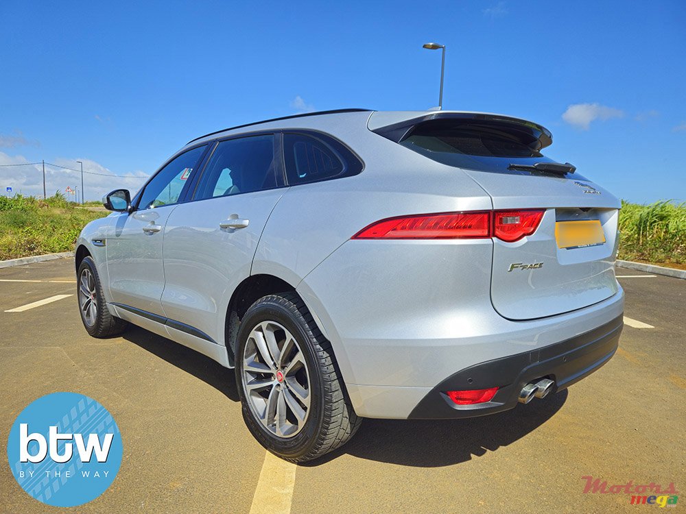 2019' Jaguar F-Pace R-Sport photo #3