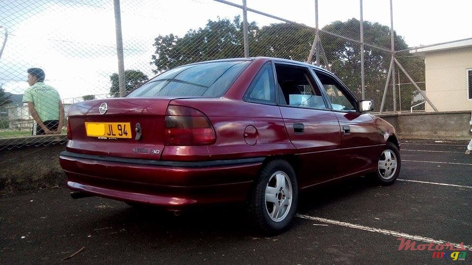 1994' Opel Astra photo #1