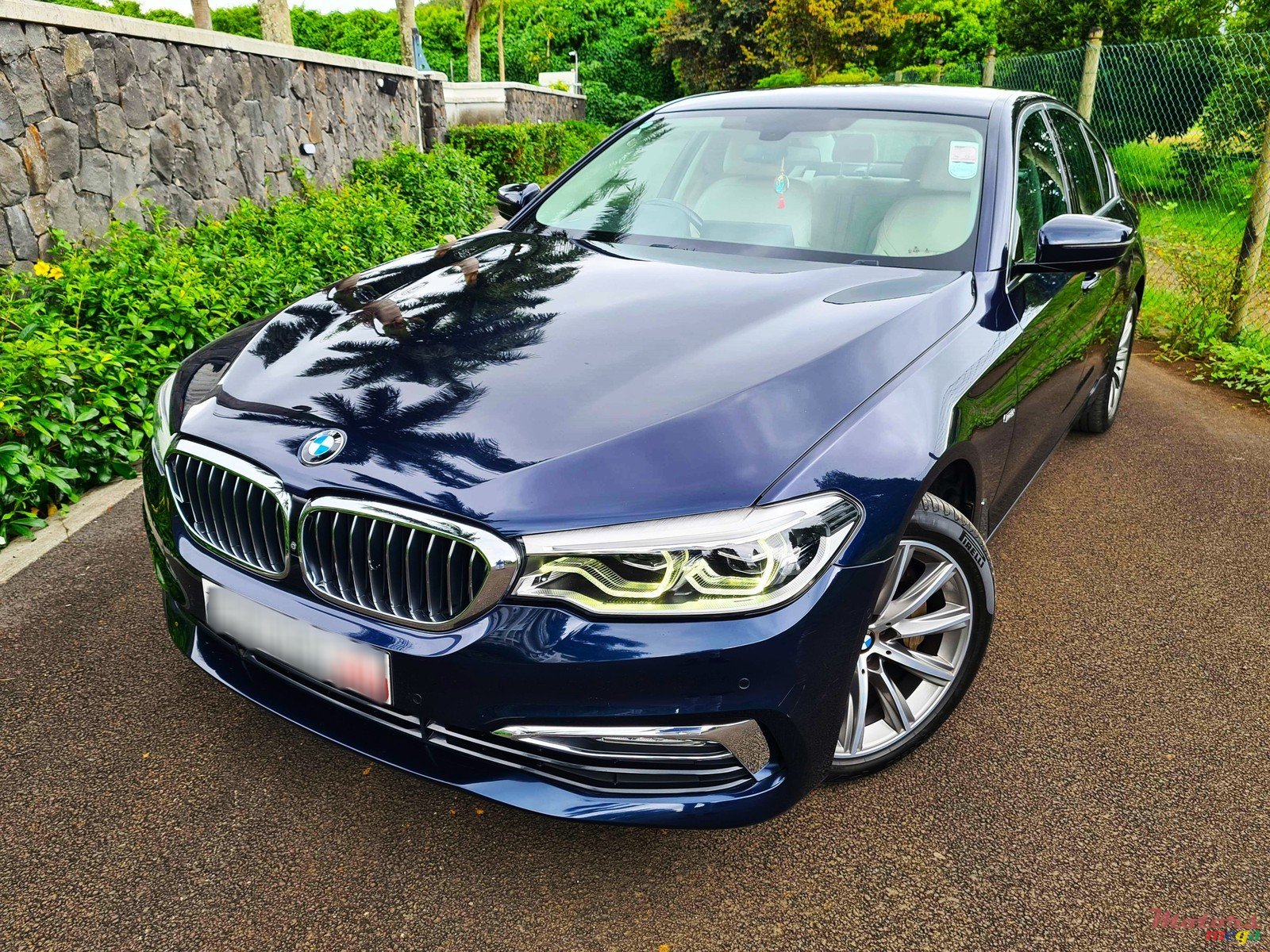 2017' BMW 530 i Luxury Line photo #5