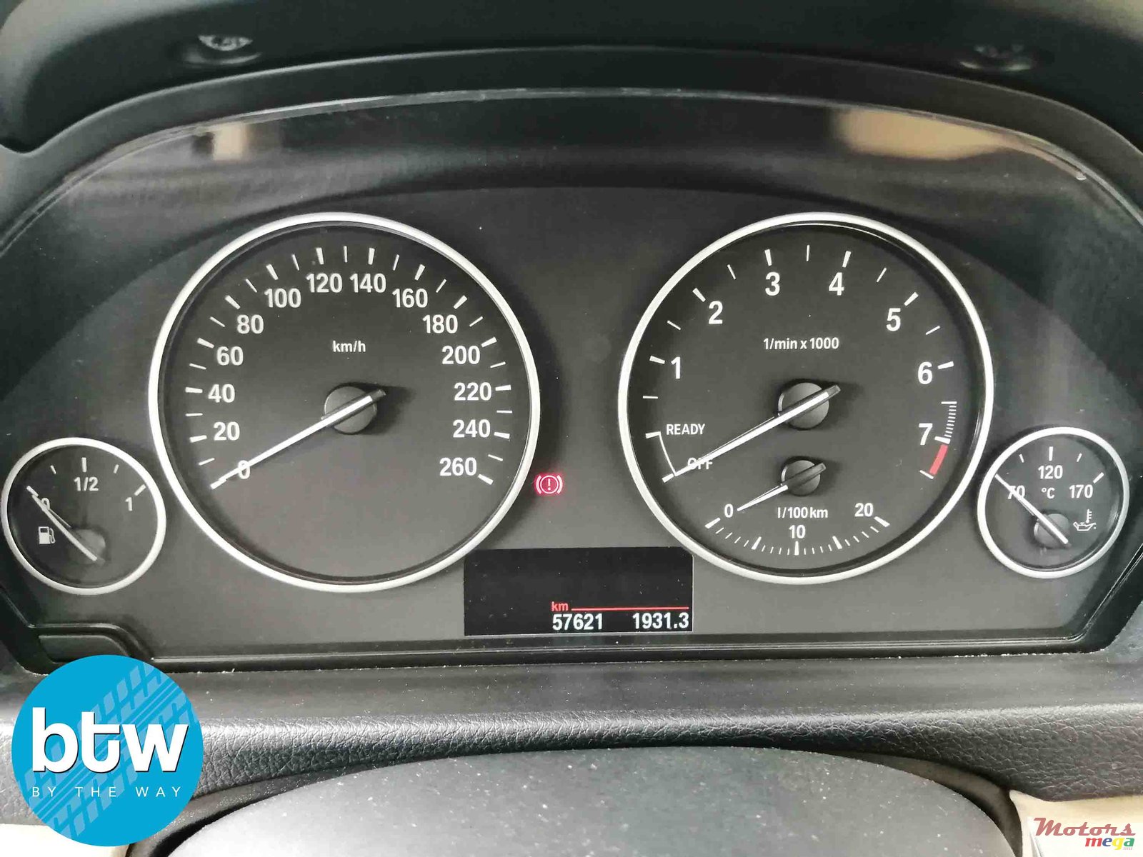 2016' BMW 318 photo #7