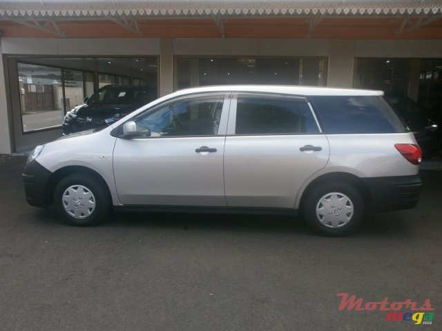 2013' Nissan Wingroad AD-VAN photo #3