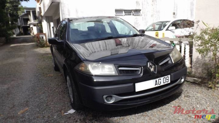 2009' Renault Megane photo #1
