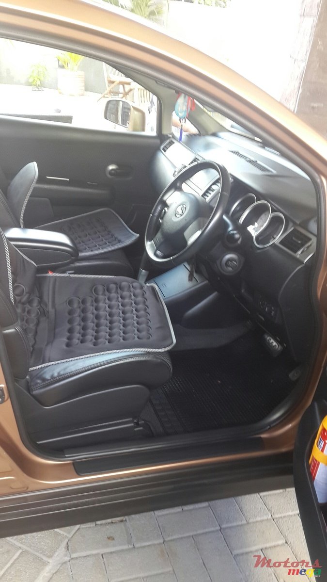 2010' Nissan photo #6