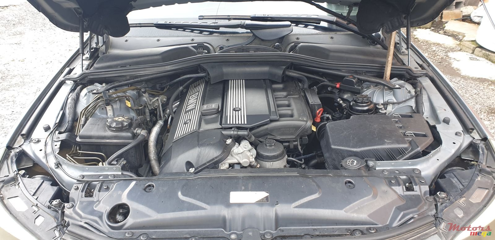 2004' BMW 525 photo #3