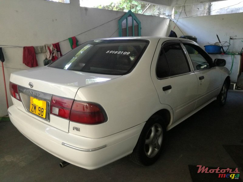 1998' Nissan Sunny photo #1