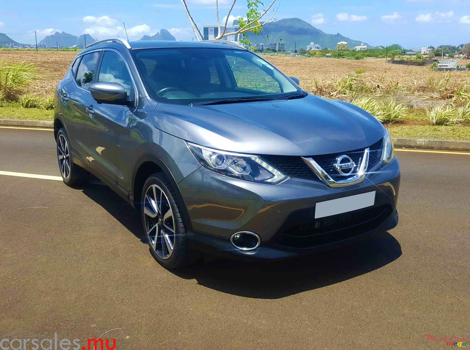 2015' Nissan Qashqai 1.6 dci Tekna photo #2