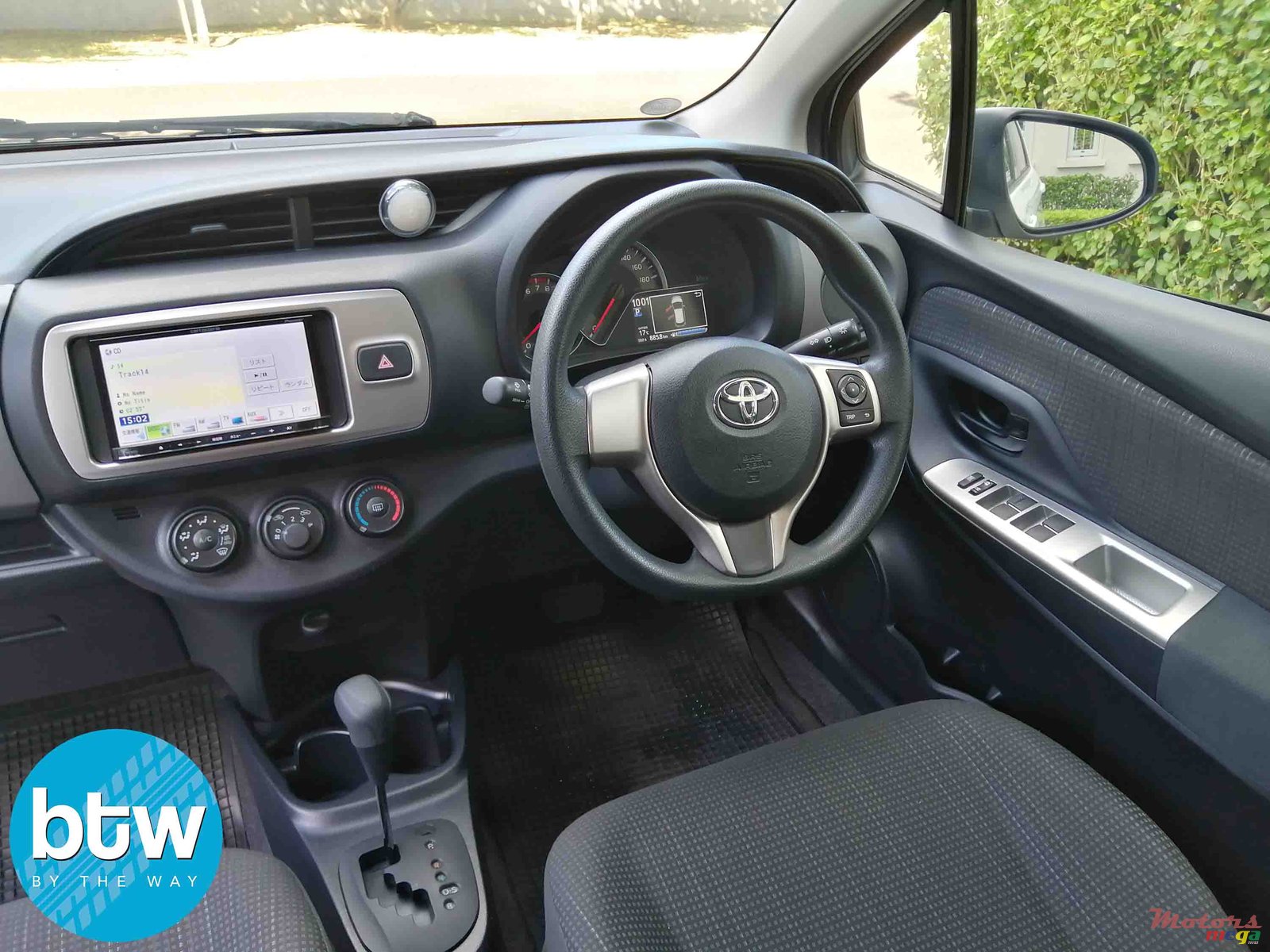 2015' Toyota Vitz photo #4