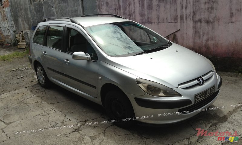 2005' Peugeot 307 break photo #2