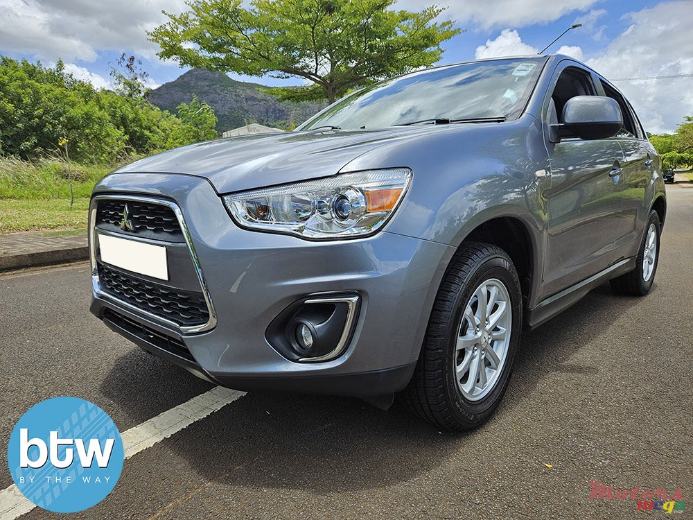 2014' Mitsubishi ASX photo #2