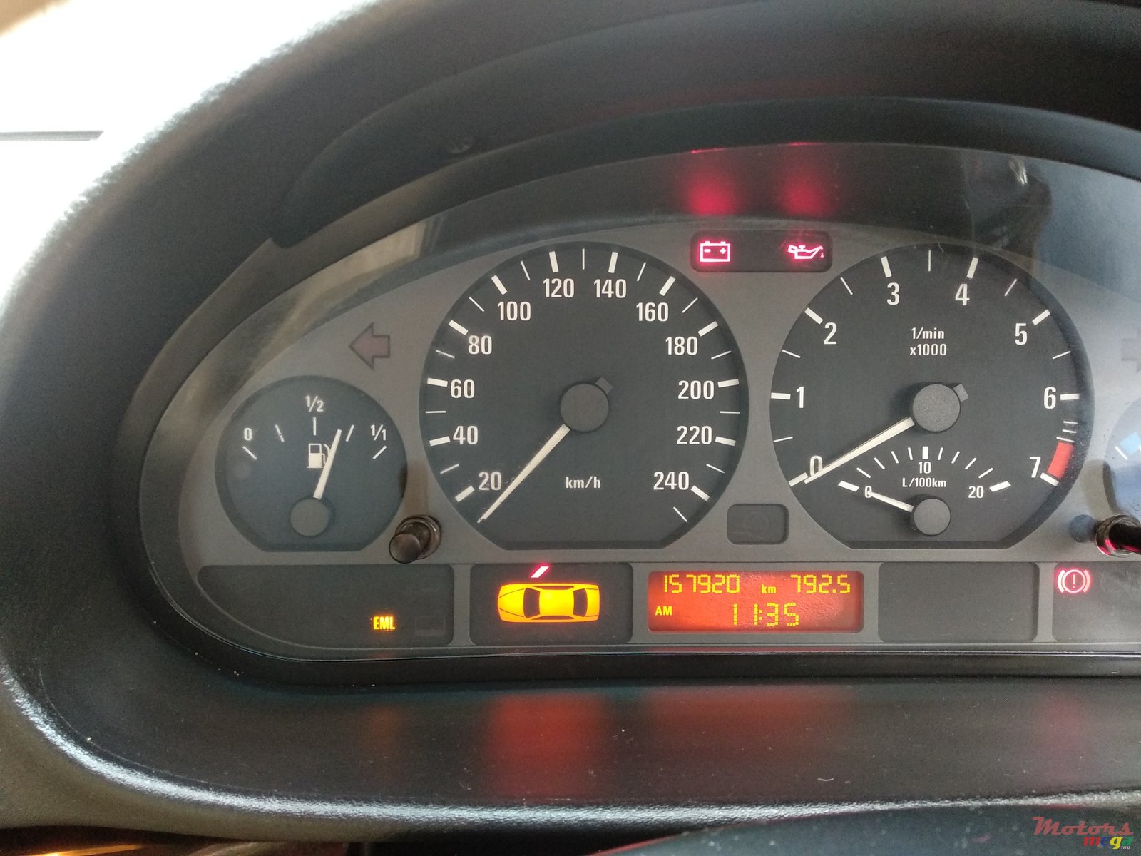 2004' BMW 318 photo #6