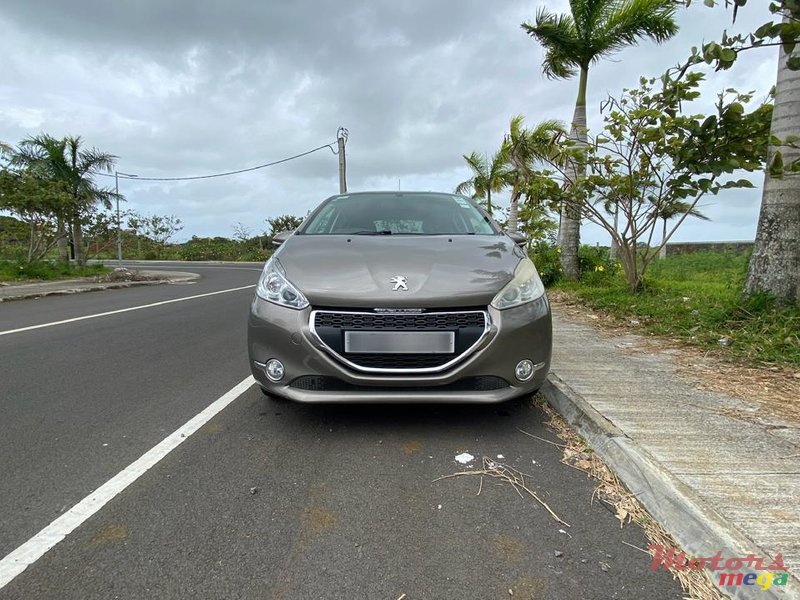 2015' Peugeot 208 photo #4