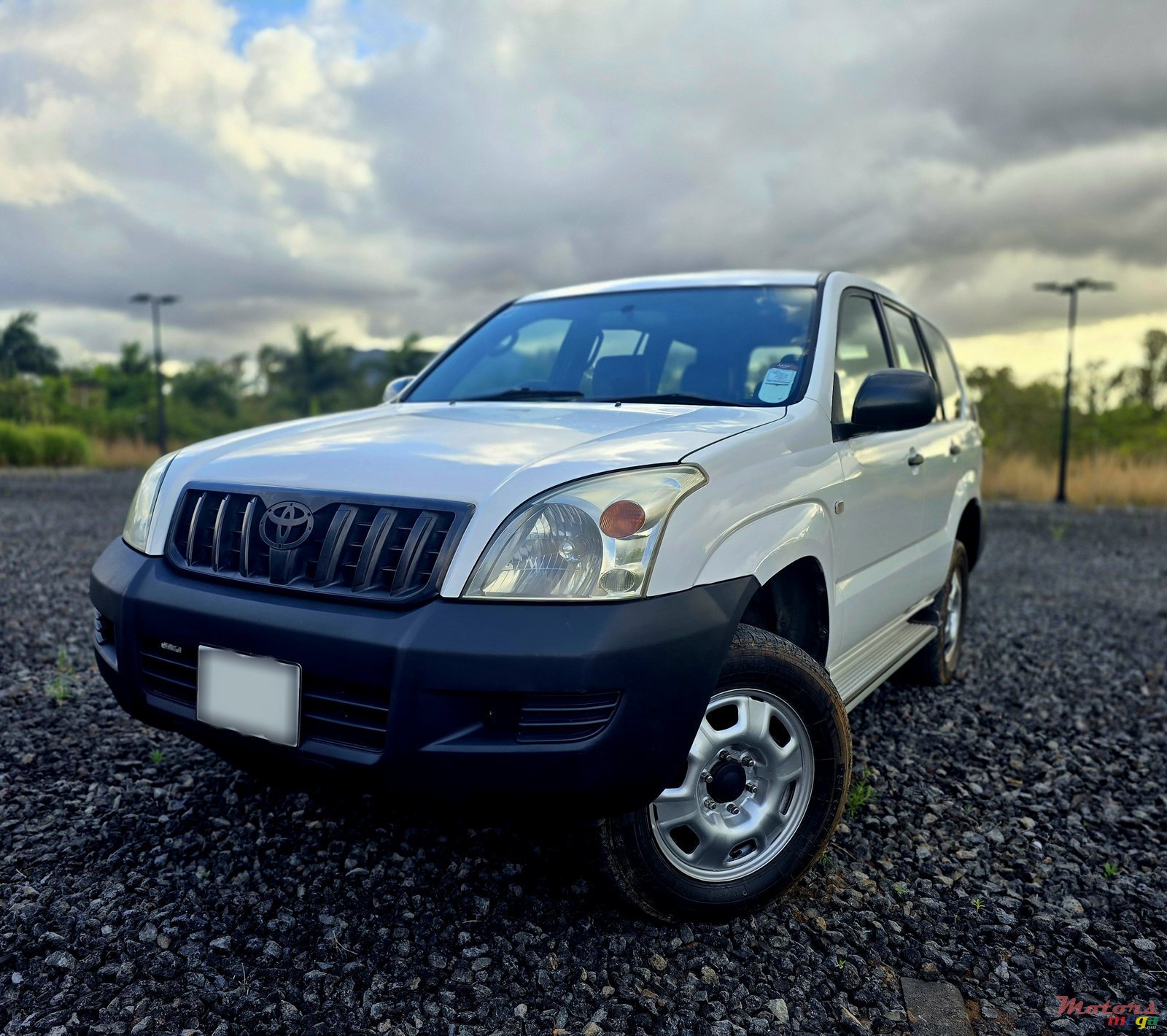 2003' Toyota Prado 10 seats photo #1