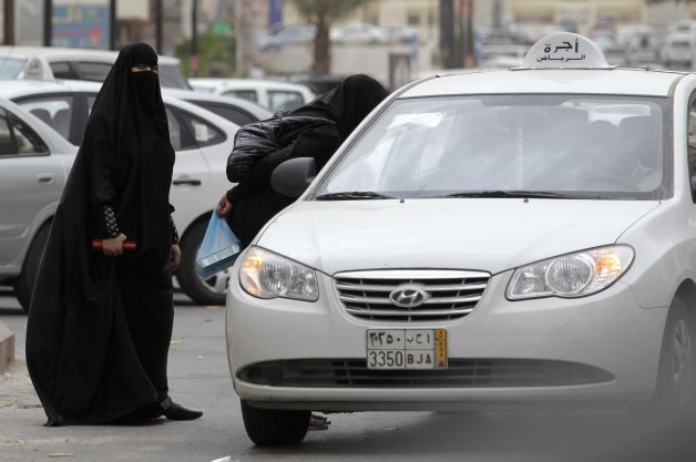Saudi Cleric Under Fire After Saying Women Risk Hurting Ovaries If They Drive