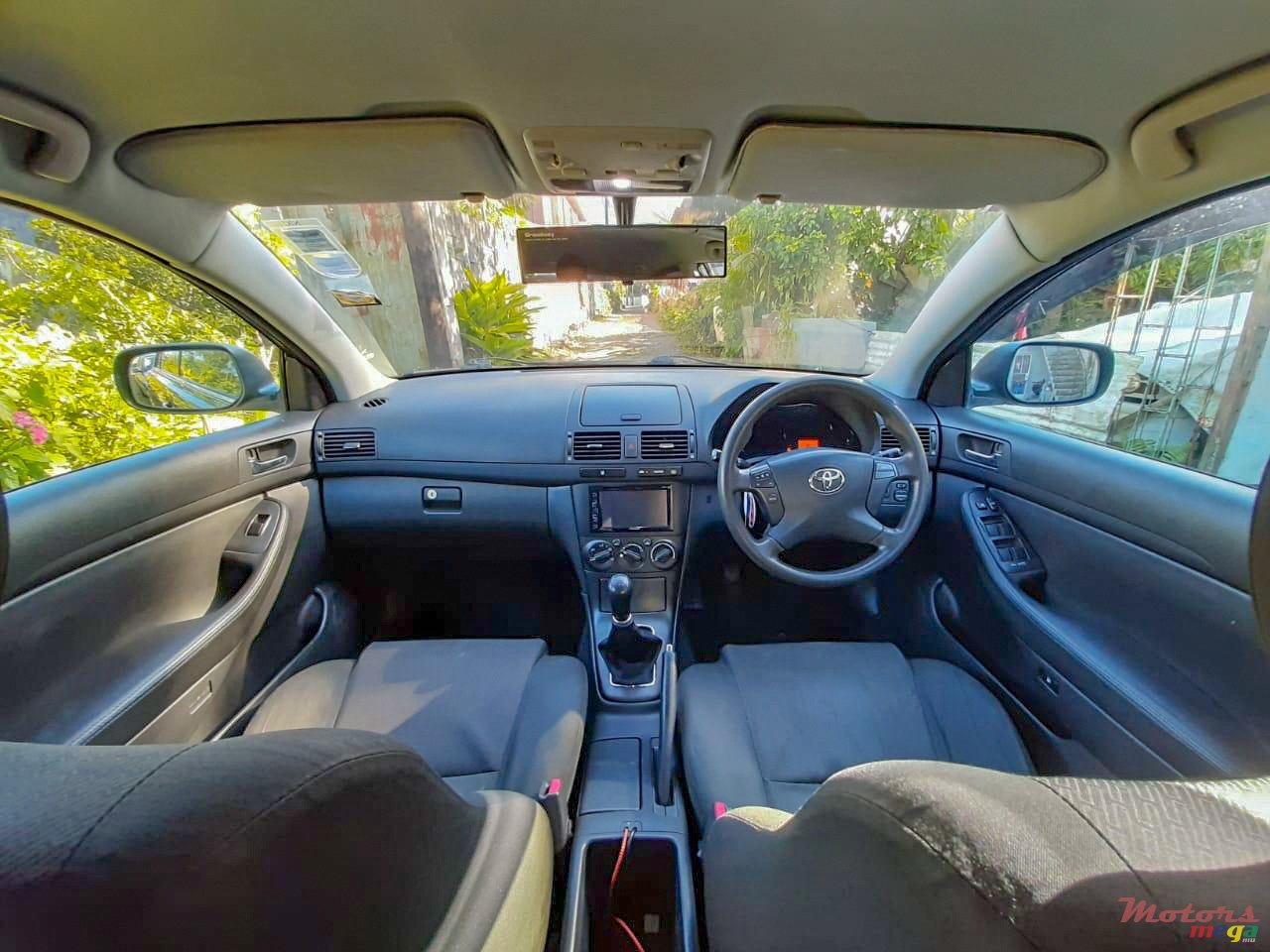 2008' Toyota Avensis photo #3