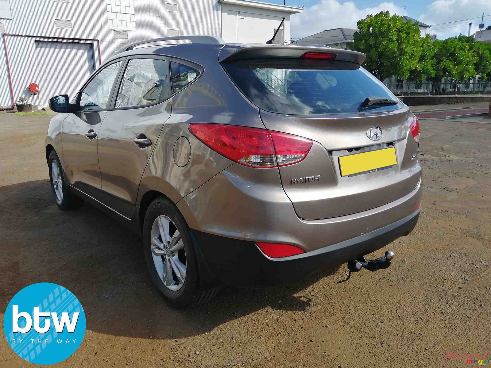 2011' Hyundai ix35 photo #2