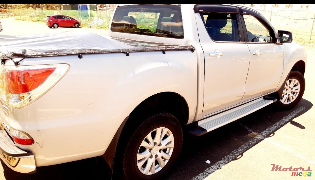 2014' Mazda BT-50 photo #6