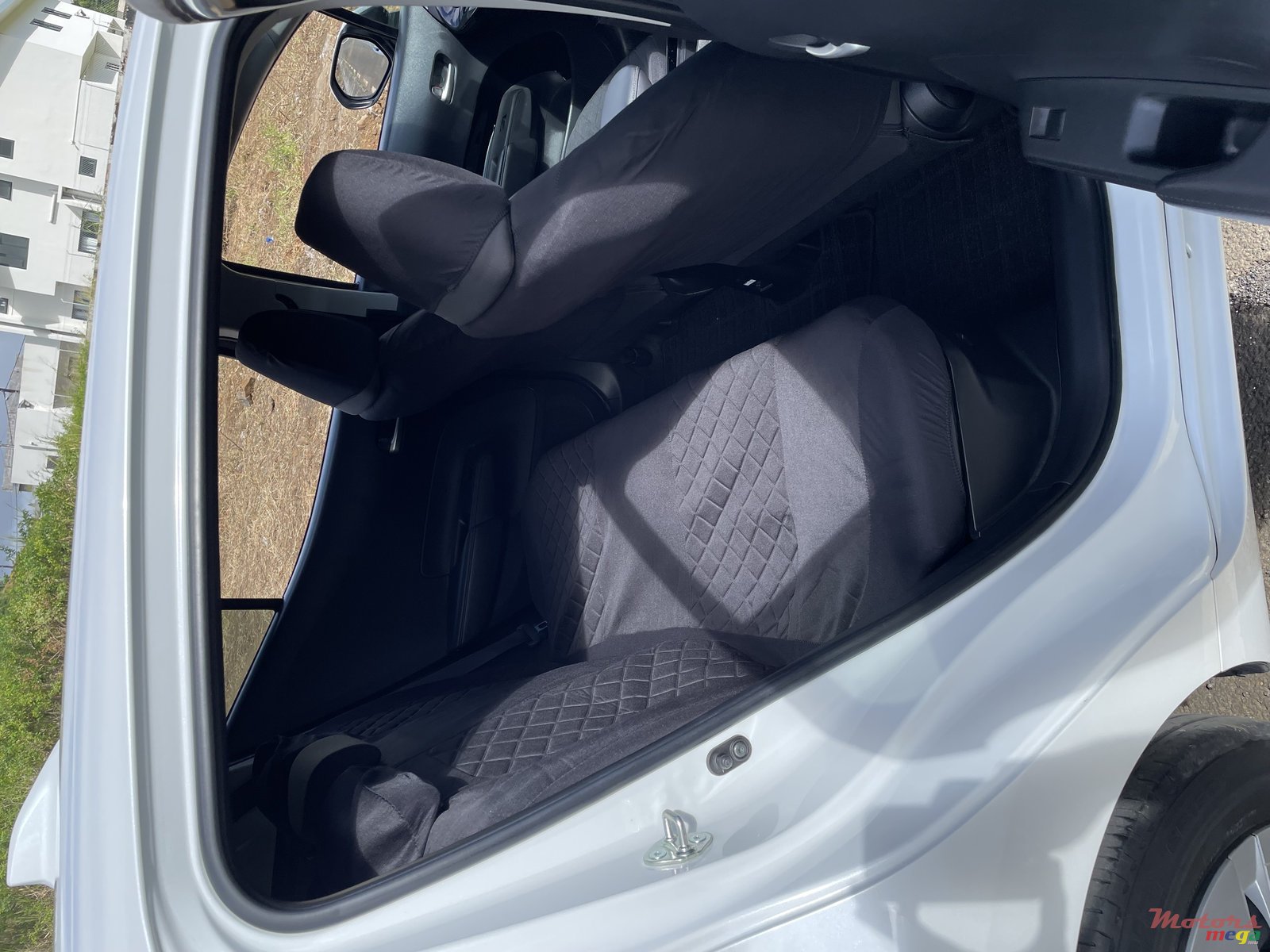 2021' Toyota Aqua photo #6