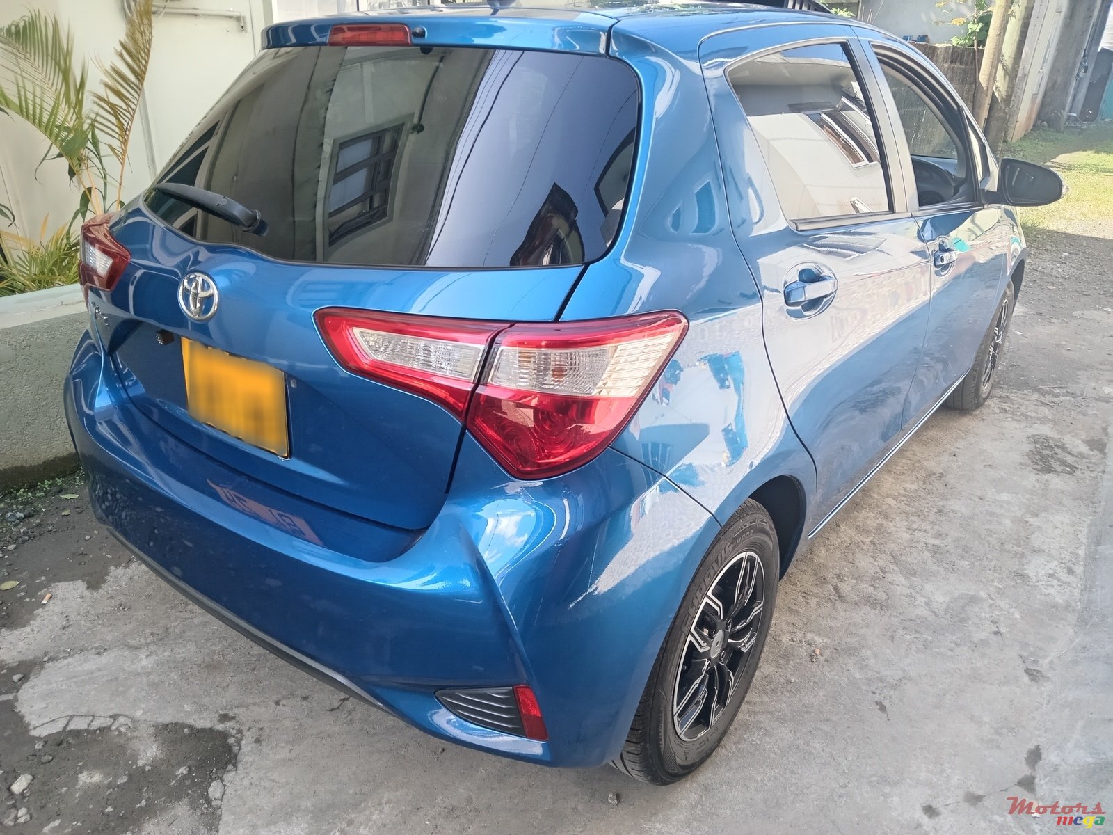 2018' Toyota Vitz photo #3