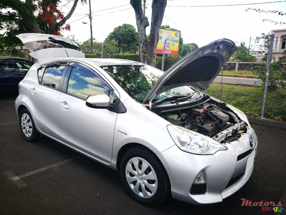 2013' Toyota Aqua photo #6