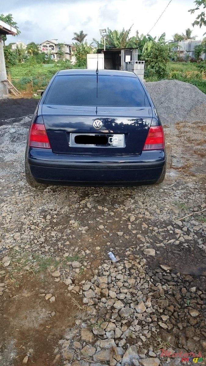 2002' Volkswagen Bora photo #2