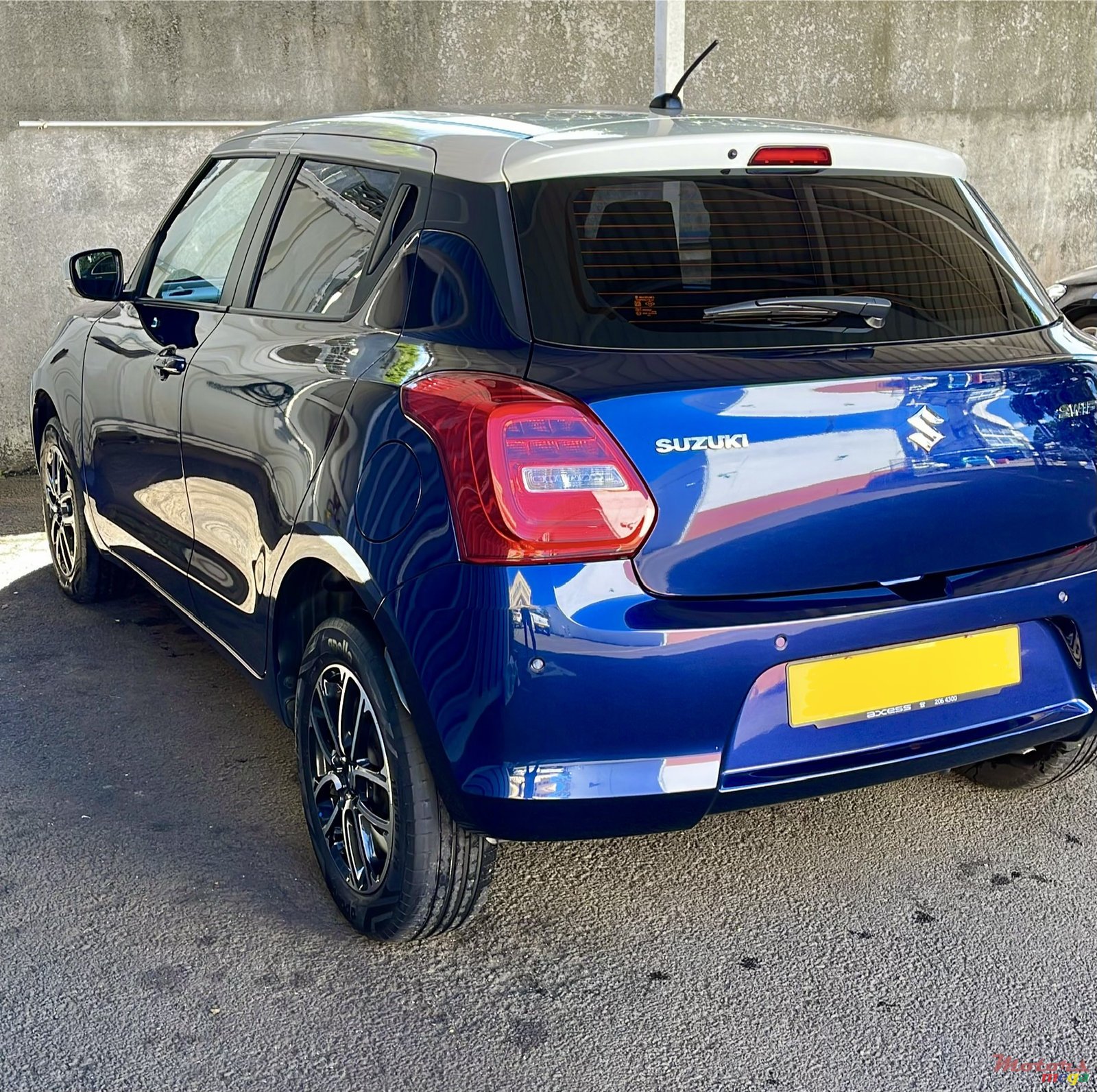 2023' Suzuki Swift GLX photo #5