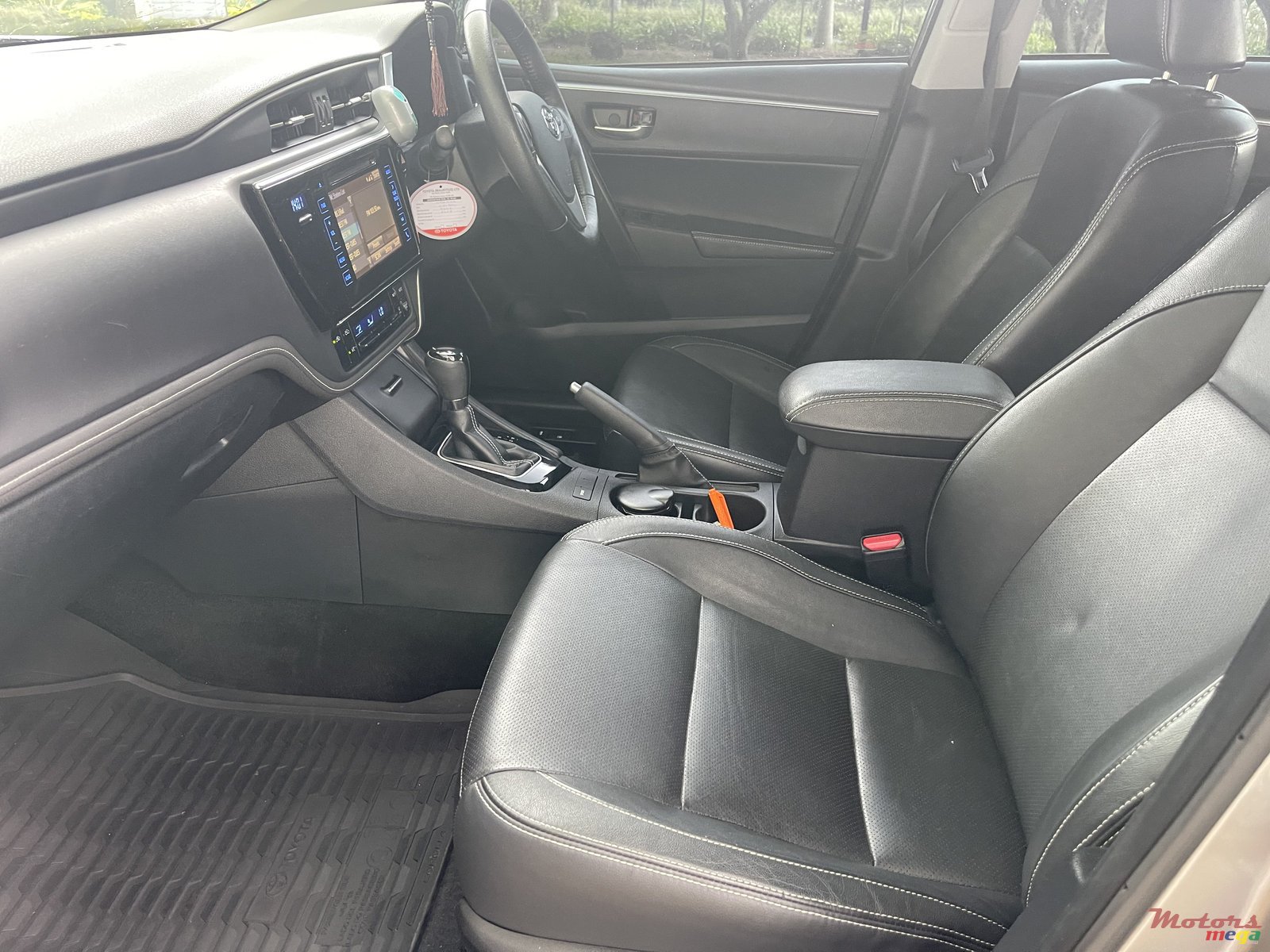 2019' Toyota Corolla photo #5