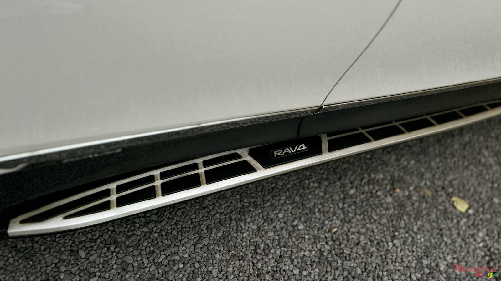 2015' Toyota RAV4 photo #4