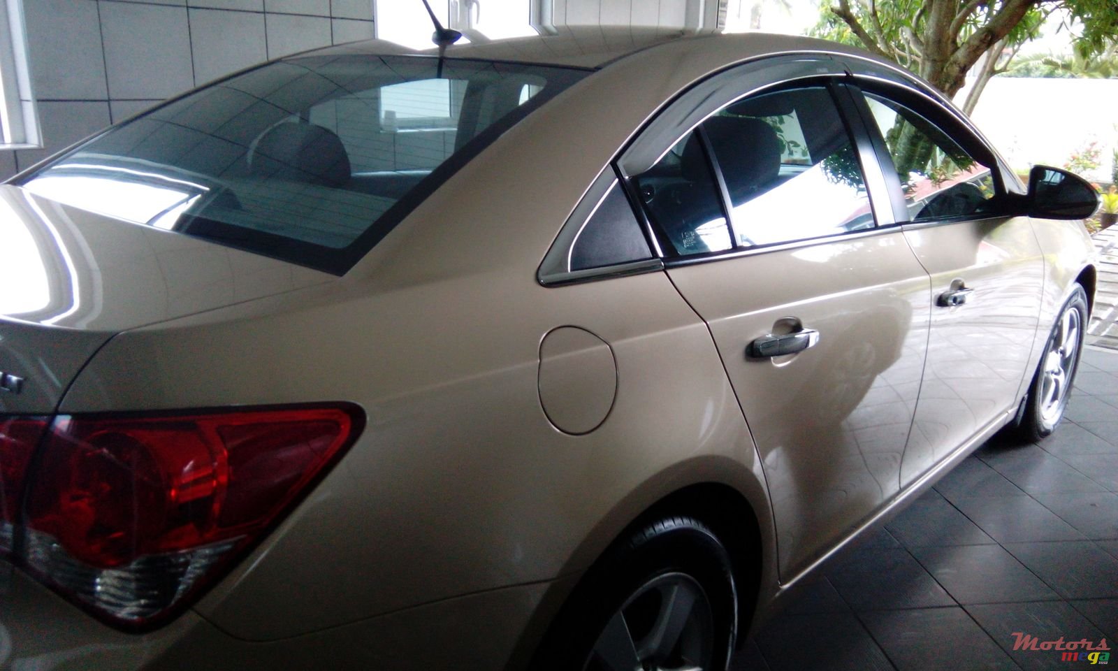 2010' Chevrolet Cruze photo #7