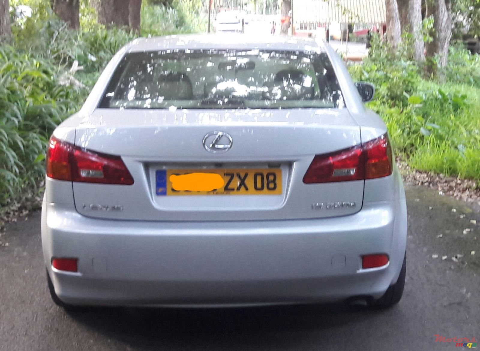 2008' Toyota Lexus IS220d photo #2