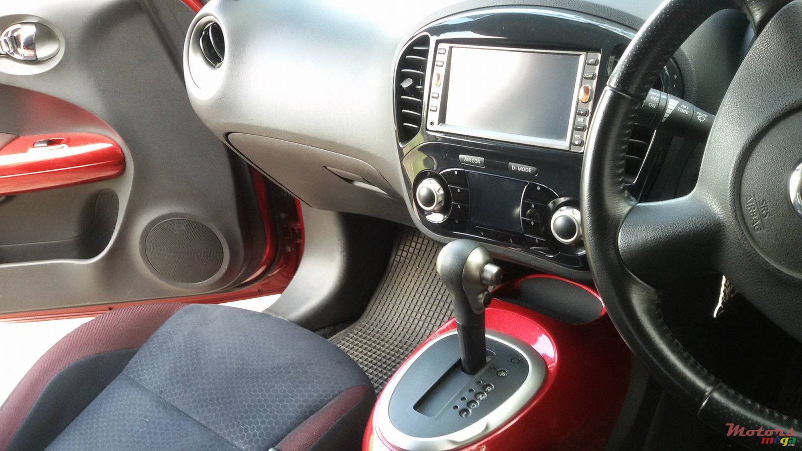 2011' Nissan Juke photo #3