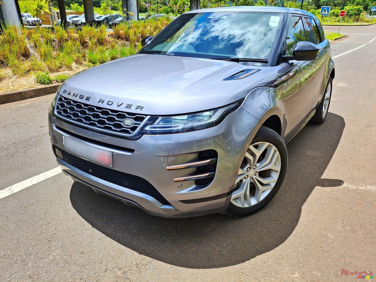 2021' Land Rover Range Rover Evoque P300e R-Dynamic photo #2