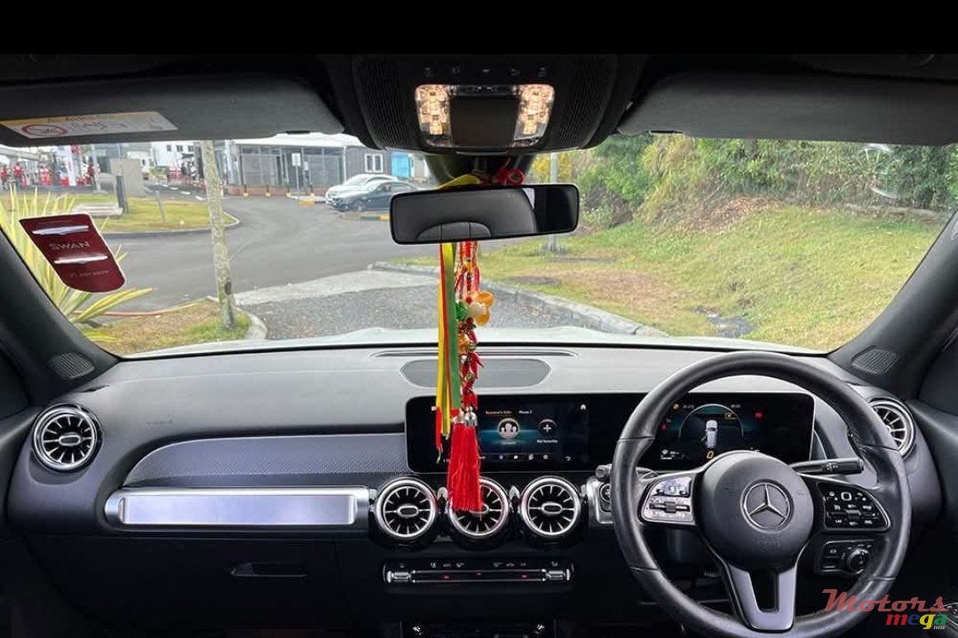 2020' Mercedes-Benz GLB 200 photo #4