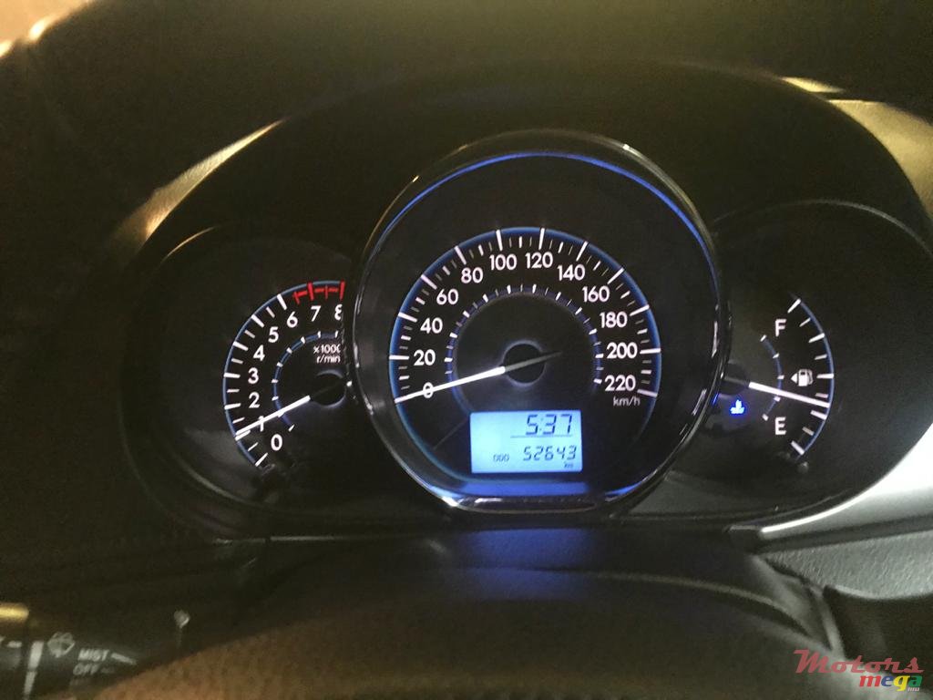 2014' Toyota Yaris photo #4