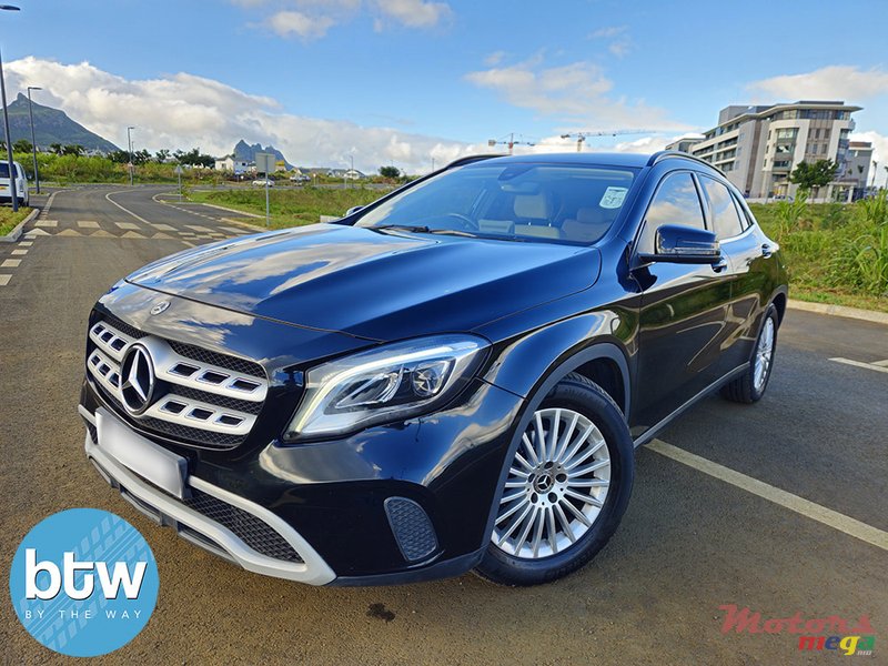 2020' Mercedes-Benz GLA 180 photo #2